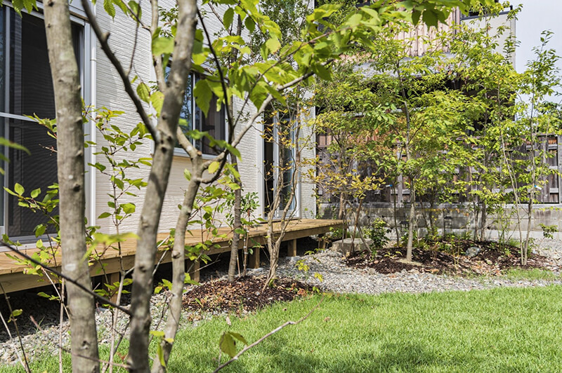 日本の四季と森林環境を庭に。